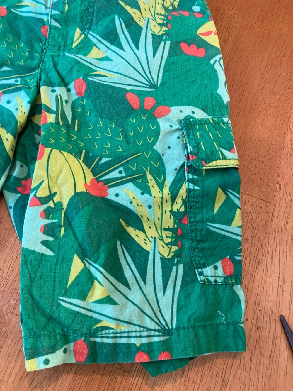 Mini Boden Elastic Waist Jersey Green Cactus Cargo Shorts - 7Y - IMO run slender